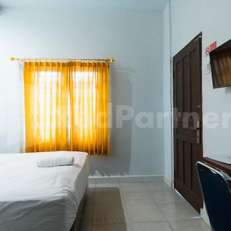 OYO 3937 Teratai Guest House Medan Extérieur photo