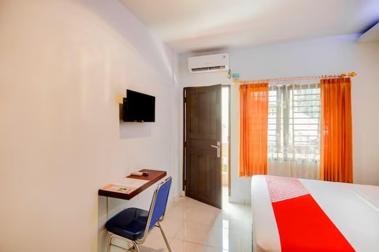 OYO 3937 Teratai Guest House Medan Extérieur photo