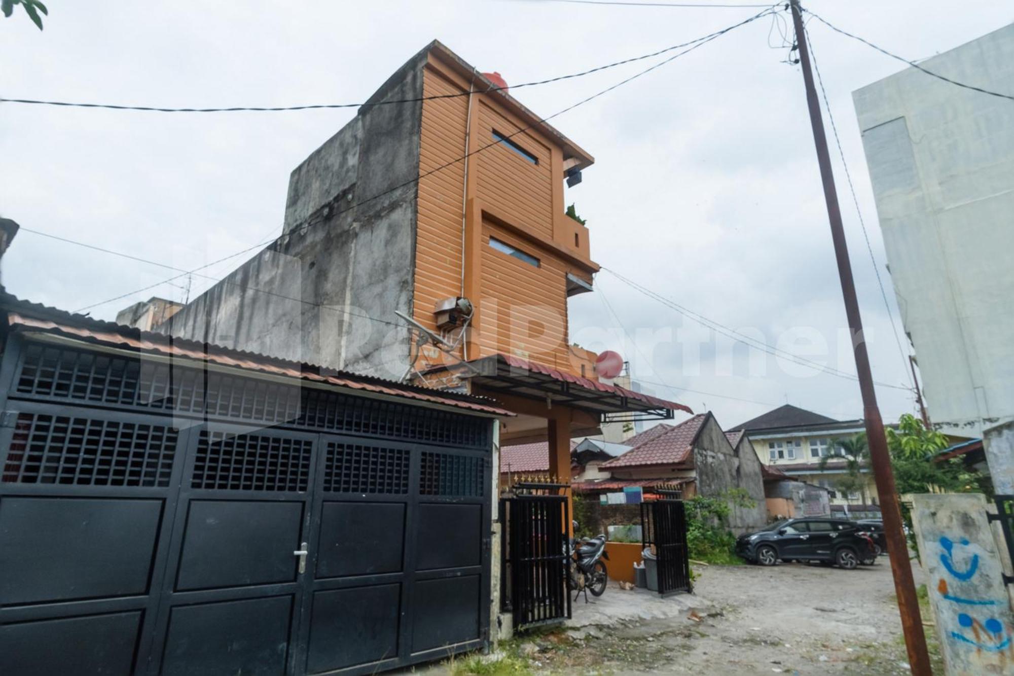 OYO 3937 Teratai Guest House Medan Extérieur photo